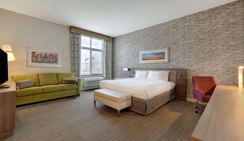 Deluxe Room, 1 King Bed, Accessible