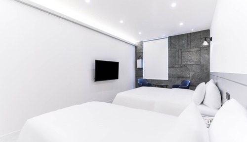 Premium Twin Room