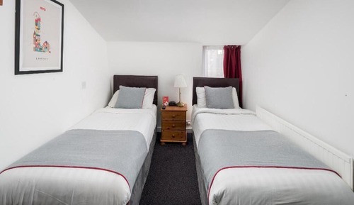 Standard Twin Room