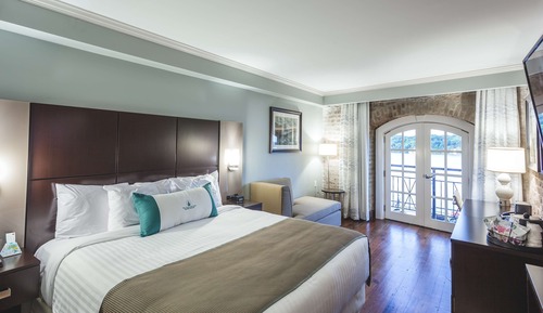 Room, 1 King Bed, Balcony, River View