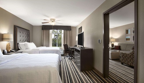 Suite, 2 Queen Beds, Corner