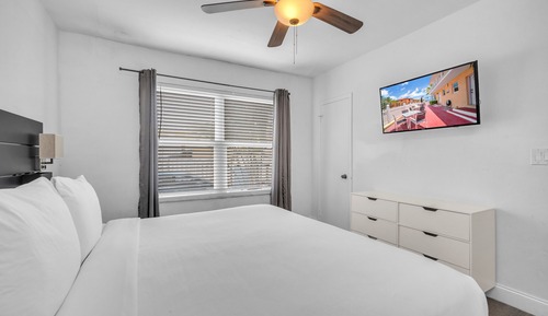 Amazing 1st floor apartment just steps to the Beach