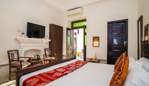 Signature Room