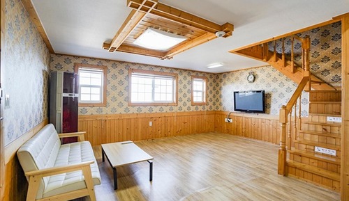 Room (A wing 202 (duplex))