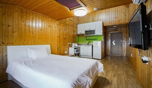 Room (Building B 301)