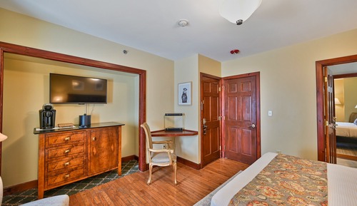 Queen Suite