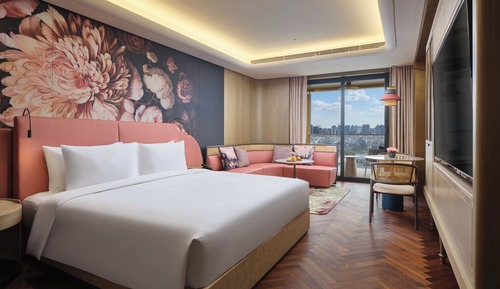 Deluxe Terrace King Room
