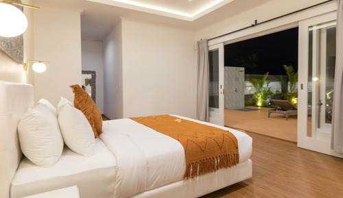 Luxury Villa, 3 Bedrooms, Hill View