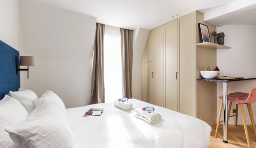 Design Studio, 1 Queen Bed with Sofa bed, Non Smoking, Courtyard View
