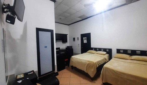 Executive Studio, Tower