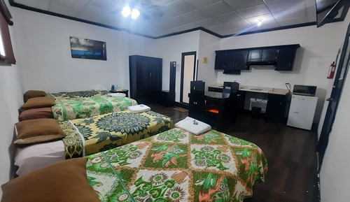 Quadruple Room, Tower