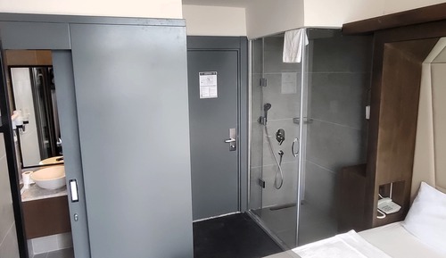 Economy Room