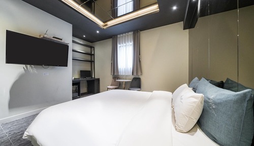 Room (Deluxe room)