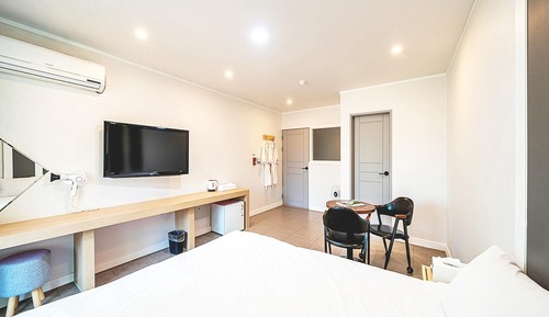 Room (Pension type standard (catering avail)