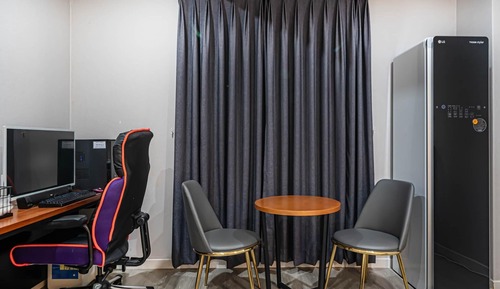 Room (Business 1PC Room - Breakfast provide)