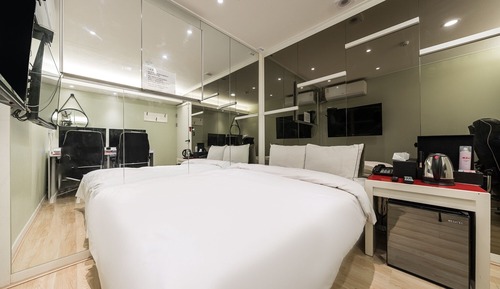 Room (Couple PC no hard installation (Netfl)