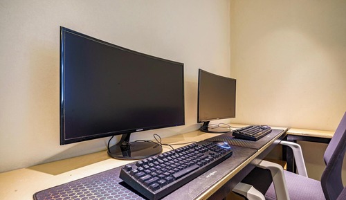 Room (Premium - 2PC TwinStyler (Netflix))