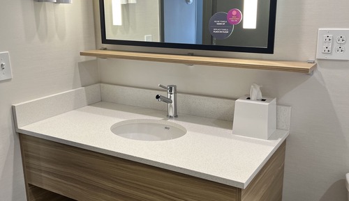 Room, 1 King Bed, Accessible (Mobility & Hearing, Roll-in Shower)
