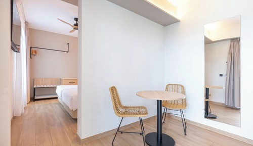 Double Room (Swim up)