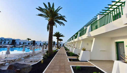 Superior Triple Room, Pool View (2 adults and 1 child)