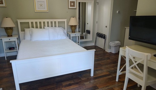 Standard Room, 1 Queen Bed
