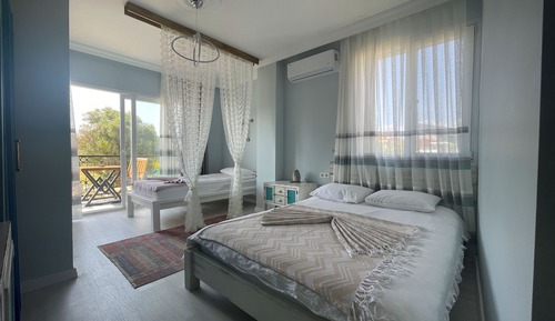 Deluxe Room, Balcony