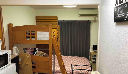 Standard Room (202)
