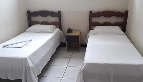 Quarto duplo standard com banheiro compartilhado