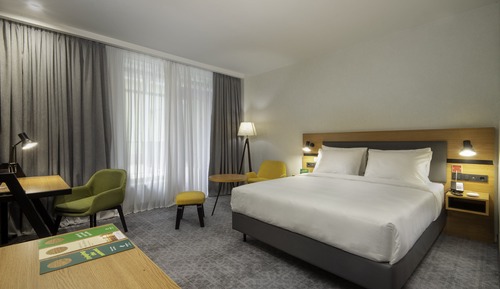 Standard Room, 1 Queen Bed, Accessible