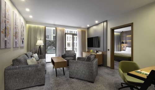 Suite, 1 King Bed