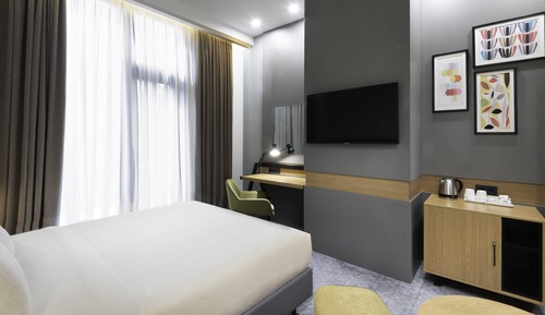 Standard Room, 1 Queen Bed