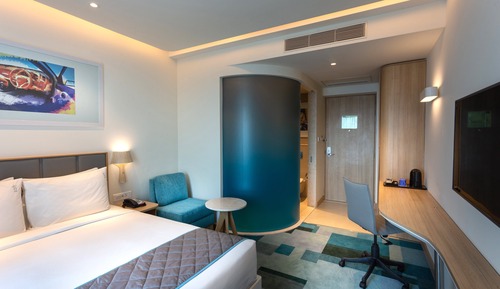 Standard Room, 1 Queen Bed, Balcony
