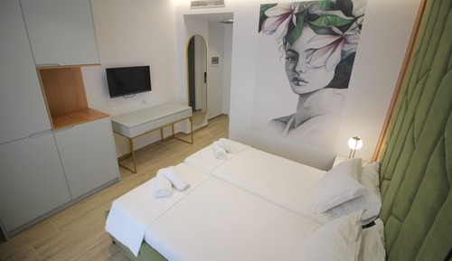 Deluxe Double or Twin Room, City View, Beachside