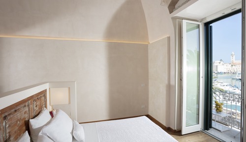 Luxury Quadruple Room, Balcony, Harbor View (Grotta Azzurra)