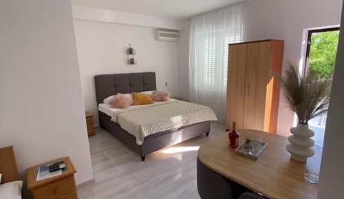 Comfort studio with terrace and sea view A4