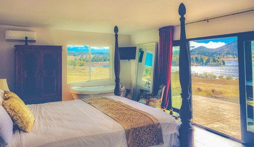 Royal Studio, Jetted Tub, Lake View