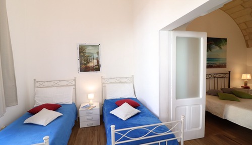 House, 2 Bedrooms, Balcony, City View