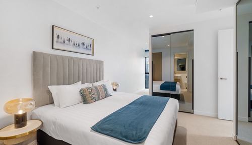2 Bedroom 2 Bathroom City View Apartment