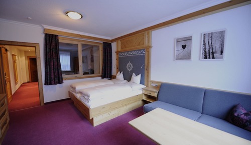 Family Room (Deluxe)