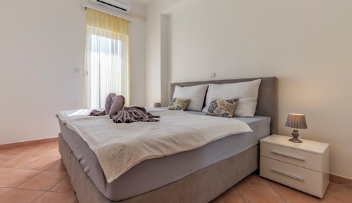 Apartment (A4)