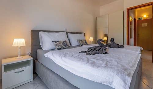 Apartment (A8)