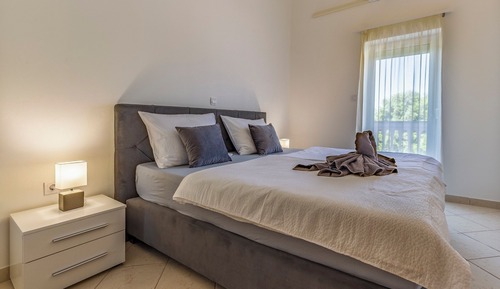 Apartment (A9)
