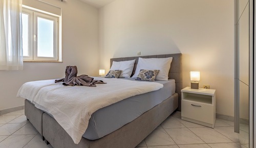 Apartment (A6)