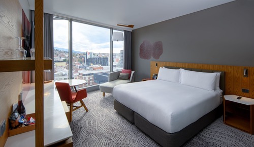 Standard Room, 1 King Bed