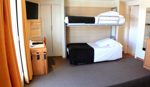 Quadruple Room Ski Slopes Lateral View