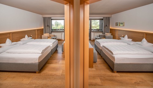 Family Room (Panorama)