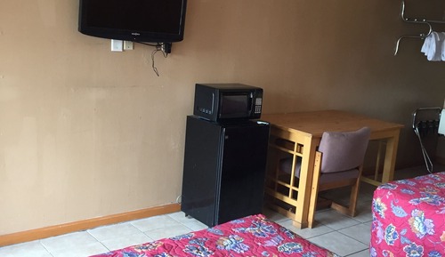 Double Room, Smoking