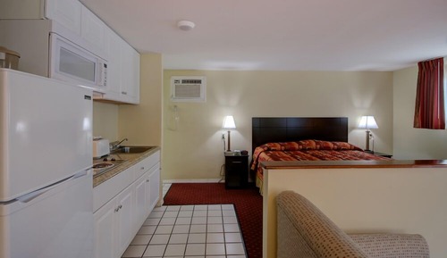 Romantic Studio Suite, Corner