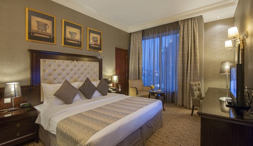 Superior Room, 1 King Bed, Partial Sea View