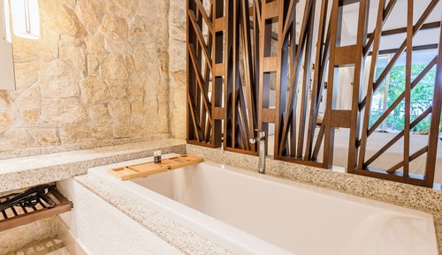 Suite, 1 King Bed, Balcony, Garden View (Master with Bathtub)